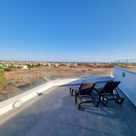 Lucky Strike Apartment Paralimni Exterior foto