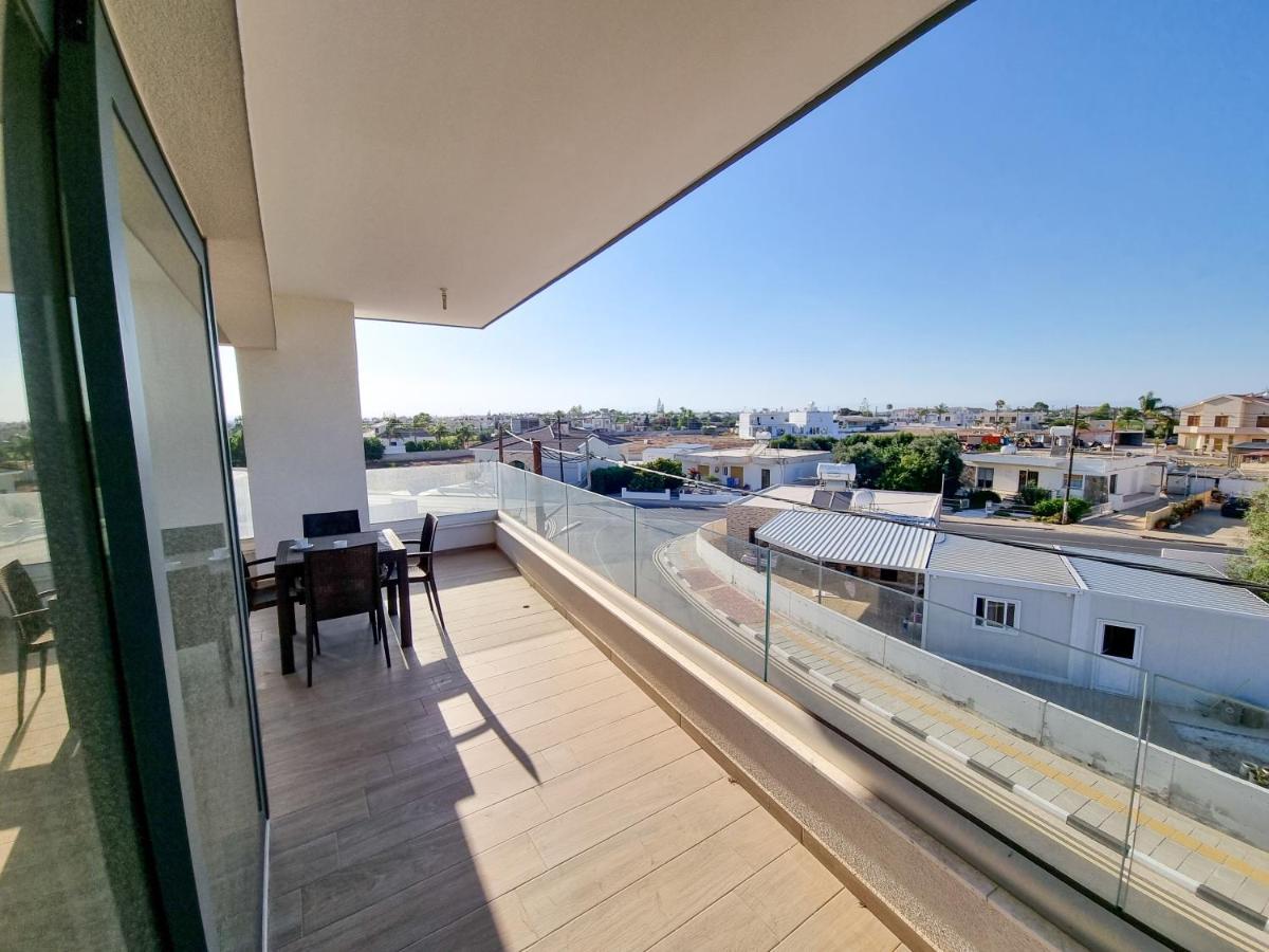 Lucky Strike Apartment Paralimni Exterior foto