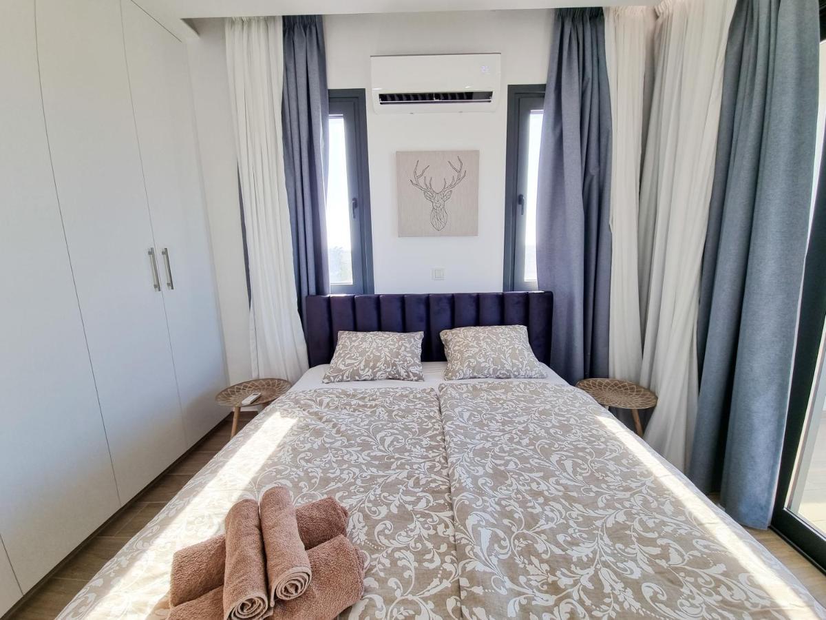 Lucky Strike Apartment Paralimni Exterior foto
